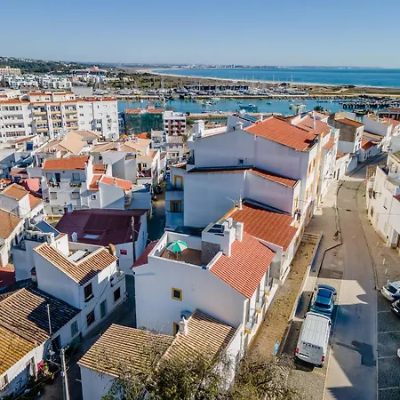 Casa Do Turista - *