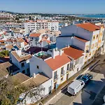 Casa Do Turista - *