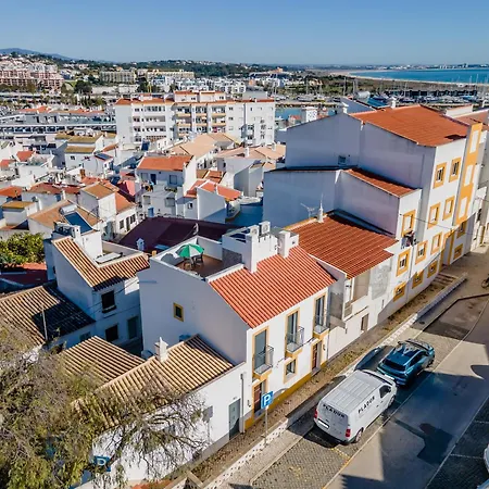 Casa Do Turista - *